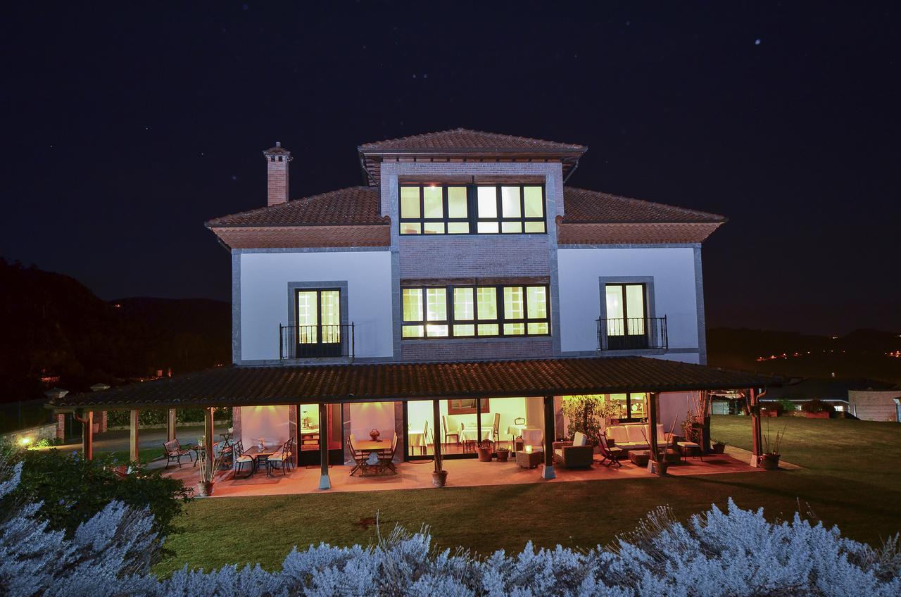 Hotel Reina Adosinda Pravia Exterior foto